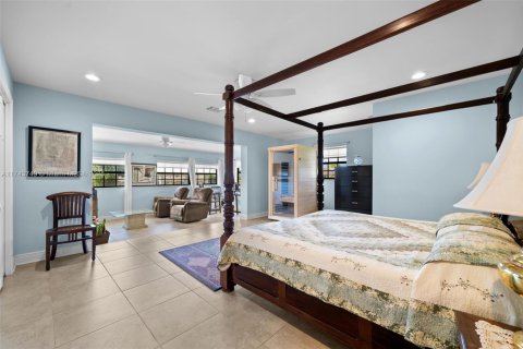 Villa ou maison à vendre à Miami, Floride: 4 chambres, 421.22 m2 № 1706857 - photo 18