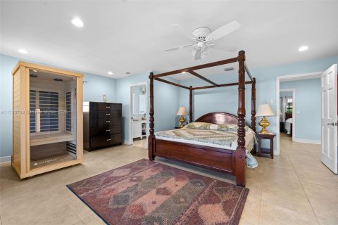 Villa ou maison à vendre à Miami, Floride: 4 chambres, 421.22 m2 № 1706857 - photo 17