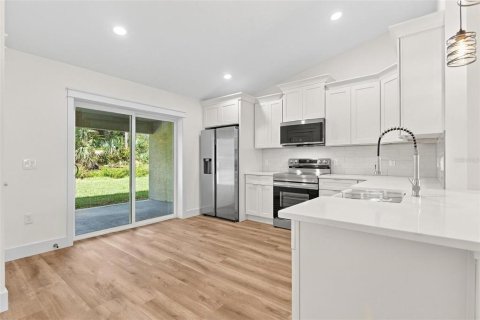 Купить коммерческую недвижимость в Палм-Кост, Флорида 6 спален, 243.59м2, № 2230544 - фото 15