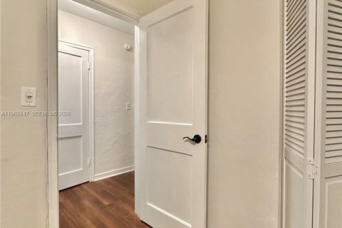 Снять в аренду квартиру в Майами-Бич, Флорида 1 спальня, 70.61м2, № 2028340 - фото 13