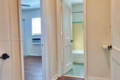 Снять в аренду квартиру в Майами-Бич, Флорида 1 спальня, 70.61м2, № 2028340 - фото 6