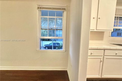 Снять в аренду квартиру в Майами-Бич, Флорида 1 спальня, 70.61м2, № 2028340 - фото 1