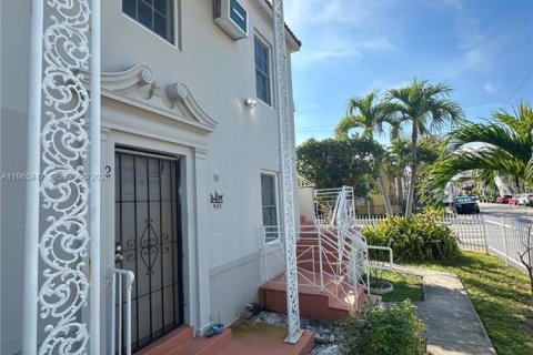 Apartment in Miami Beach, Florida 1 bedroom, 70.61 sq.m. № 2028340