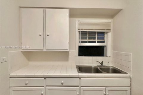 Снять в аренду квартиру в Майами-Бич, Флорида 1 спальня, 70.61м2, № 2028340 - фото 4