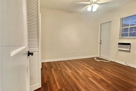 Снять в аренду квартиру в Майами-Бич, Флорида 1 спальня, 70.61м2, № 2028340 - фото 11