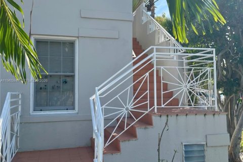 Снять в аренду квартиру в Майами-Бич, Флорида 1 спальня, 70.61м2, № 2028340 - фото 16