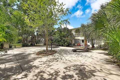 Condo in Saint Petersburg, Florida, 1 bedroom  № 2095647 - photo 29