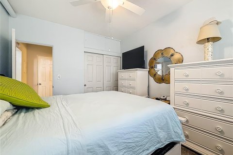 Condo in Saint Petersburg, Florida, 1 bedroom  № 2095647 - photo 26