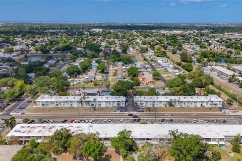Condo in Saint Petersburg, Florida, 1 bedroom  № 2095647 - photo 18