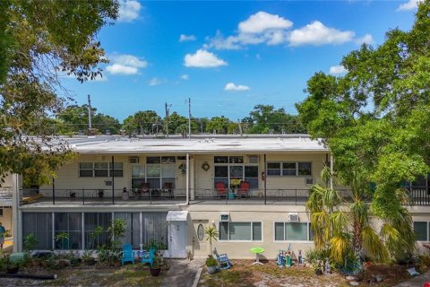 Condo in Saint Petersburg, Florida, 1 bedroom  № 2095647 - photo 11