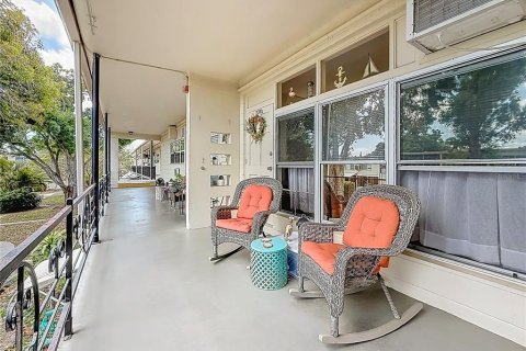 Condo in Saint Petersburg, Florida, 1 bedroom № 2095647