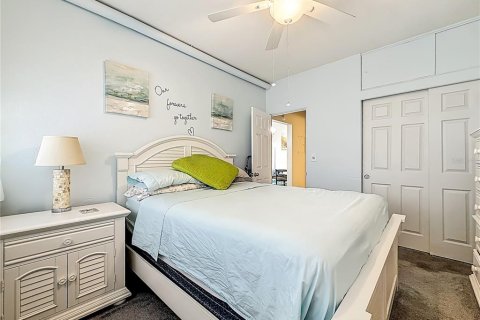 Condo in Saint Petersburg, Florida, 1 bedroom  № 2095647 - photo 25