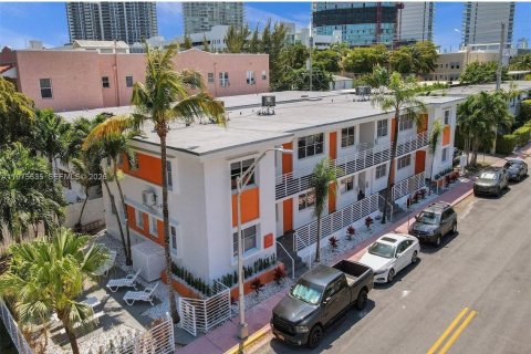 Propiedad comercial en venta en Miami Beach, Florida, 730.96 m2 № 2041129 - foto 2