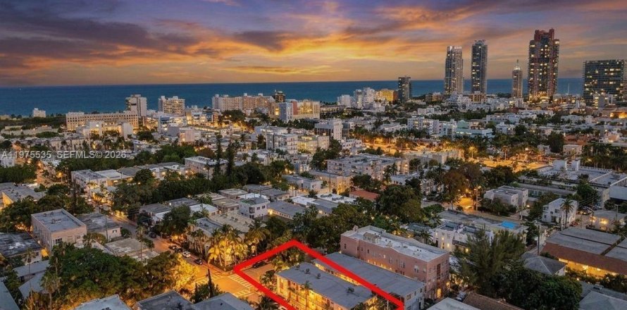 Propiedad comercial en Miami Beach, Florida 730.96 m2 № 2041129