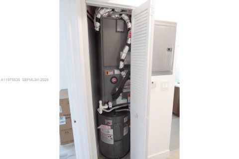 Propiedad comercial en venta en Miami Beach, Florida, 730.96 m2 № 2041129 - foto 29