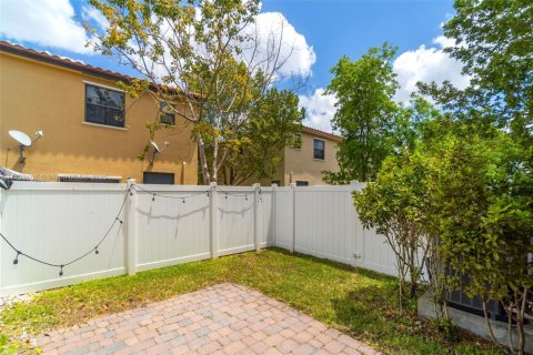 Casa en venta en Hialeah, Florida, 3 dormitorios, 143.53 m2 № 1708918 - foto 26