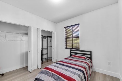 Casa en venta en Hialeah, Florida, 3 dormitorios, 143.53 m2 № 1708918 - foto 16