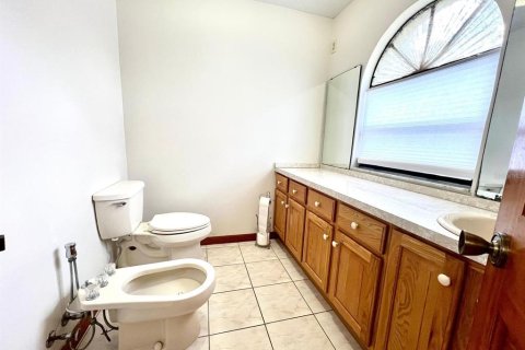 House in Brandon, Florida 4 bedrooms, 267.28 sq.m. № 1719791 - photo 17