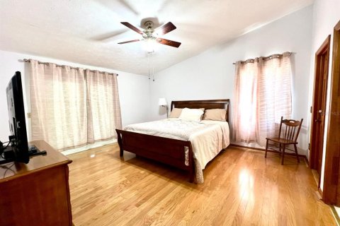 House in Brandon, Florida 4 bedrooms, 267.28 sq.m. № 1719791 - photo 11