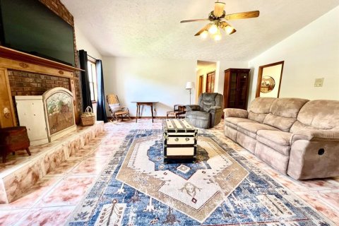 House in Brandon, Florida 4 bedrooms, 267.28 sq.m. № 1719791 - photo 6