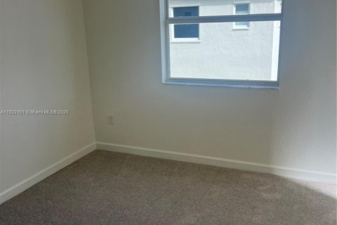 Casa en alquiler en Homestead, Florida, 3 dormitorios, 123.93 m2 № 1976006 - foto 4