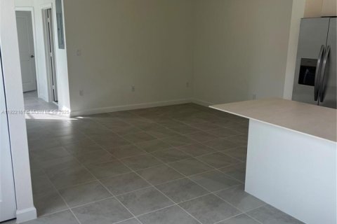 Casa en alquiler en Homestead, Florida, 3 dormitorios, 123.93 m2 № 1976006 - foto 8