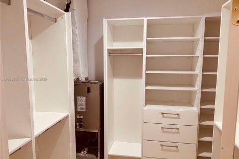 Снять в аренду кондоминиум в Майами, Флорида 2 спальни, 93.09м2, № 2273933 - фото 10