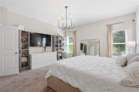 House in Howey-in-the-Hills, Florida 4 bedrooms, 233.56 sq.m. № 2203329 - photo 21
