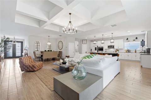 House in Howey-in-the-Hills, Florida 4 bedrooms, 233.56 sq.m. № 2203329 - photo 5