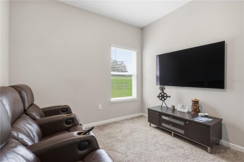 House in Howey-in-the-Hills, Florida 4 bedrooms, 233.56 sq.m. № 2203329 - photo 30