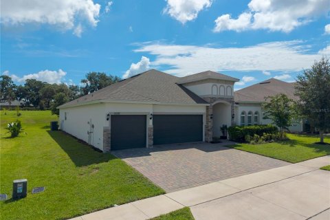 House in Howey-in-the-Hills, Florida 4 bedrooms, 233.56 sq.m. № 2203329 - photo 2