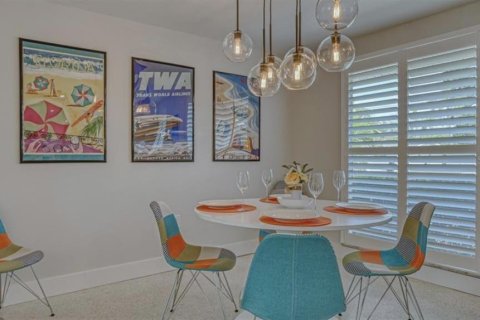 House in Sarasota, Florida 3 bedrooms, 145.11 sq.m. № 2093772 - photo 11