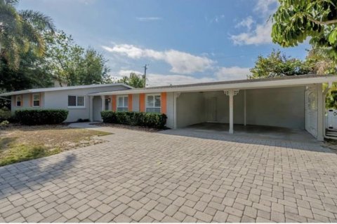 House in Sarasota, Florida 3 bedrooms, 145.11 sq.m. № 2093772 - photo 26