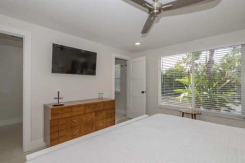 House in Sarasota, Florida 3 bedrooms, 145.11 sq.m. № 2093772 - photo 20