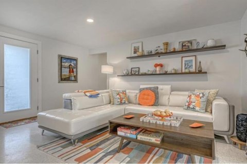 House in Sarasota, Florida 3 bedrooms, 145.11 sq.m. № 2093772 - photo 3