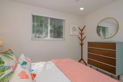House in Sarasota, Florida 3 bedrooms, 145.11 sq.m. № 2093772 - photo 22