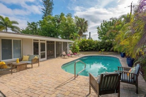 House in Sarasota, Florida 3 bedrooms, 145.11 sq.m. № 2093772 - photo 15