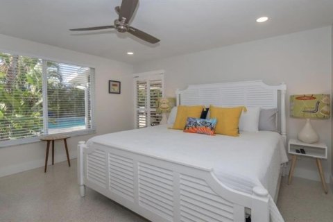 House in Sarasota, Florida 3 bedrooms, 145.11 sq.m. № 2093772 - photo 19