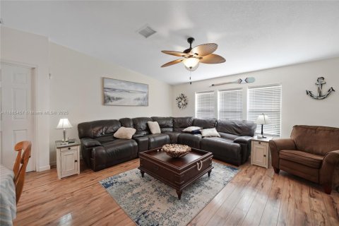 Apartamento en alquiler en Key Largo, Florida, 4 dormitorios, 180.6 m2 № 2054850 - foto 13