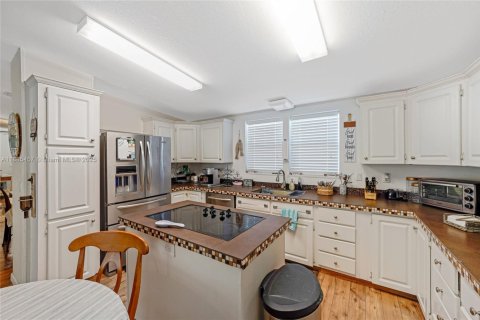 Apartamento en alquiler en Key Largo, Florida, 4 dormitorios, 180.6 m2 № 2054850 - foto 11