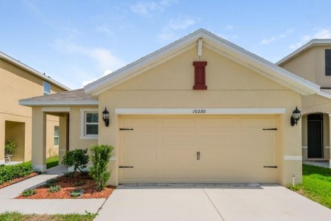 House in Sun City Center, Florida 3 bedrooms, 142.05 sq.m. № 1893774 - photo 1