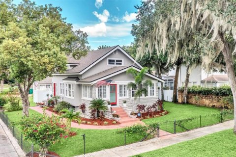 Casa en venta en Eustis, Florida, 5 dormitorios, 222.97 m2 № 1918740 - foto 1