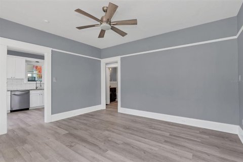 Casa en venta en Eustis, Florida, 5 dormitorios, 222.97 m2 № 1918740 - foto 7