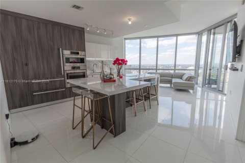 Condo in Miami, Florida, 1 bedroom  № 1758601 - photo 6