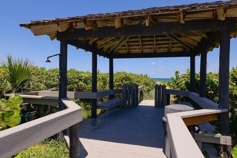Condo in Hutchinson Island South, Florida, 2 bedrooms  № 1120071 - photo 1
