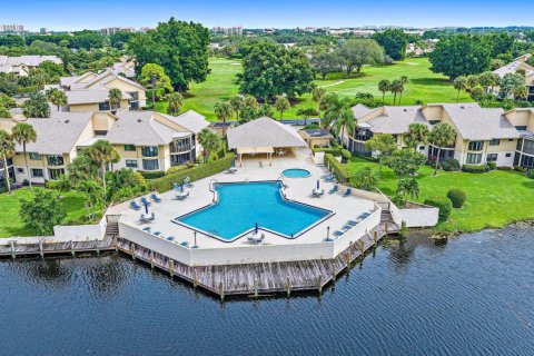 Copropriété à louer à Jupiter, Floride: 2 chambres, 134.89 m2 № 1155854 - photo 1