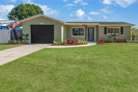 Casa en Holiday, Florida 3 dormitorios, 107.4 m2 № 2122485