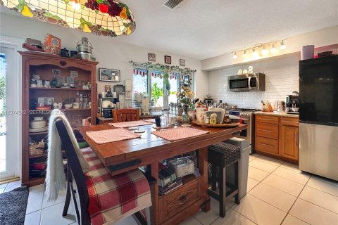 Villa ou maison à vendre à Sunrise, Floride: 4 chambres, 150.41 m2 № 2038382 - photo 19