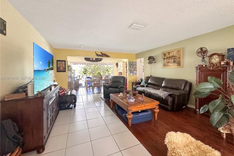 Villa ou maison à vendre à Sunrise, Floride: 4 chambres, 150.41 m2 № 2038382 - photo 12