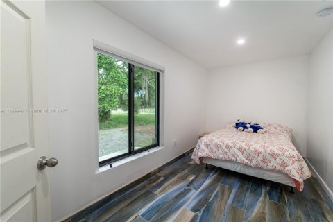 House in Clewiston, Florida 2 bedrooms, 72.19 sq.m. № 1790551 - photo 6